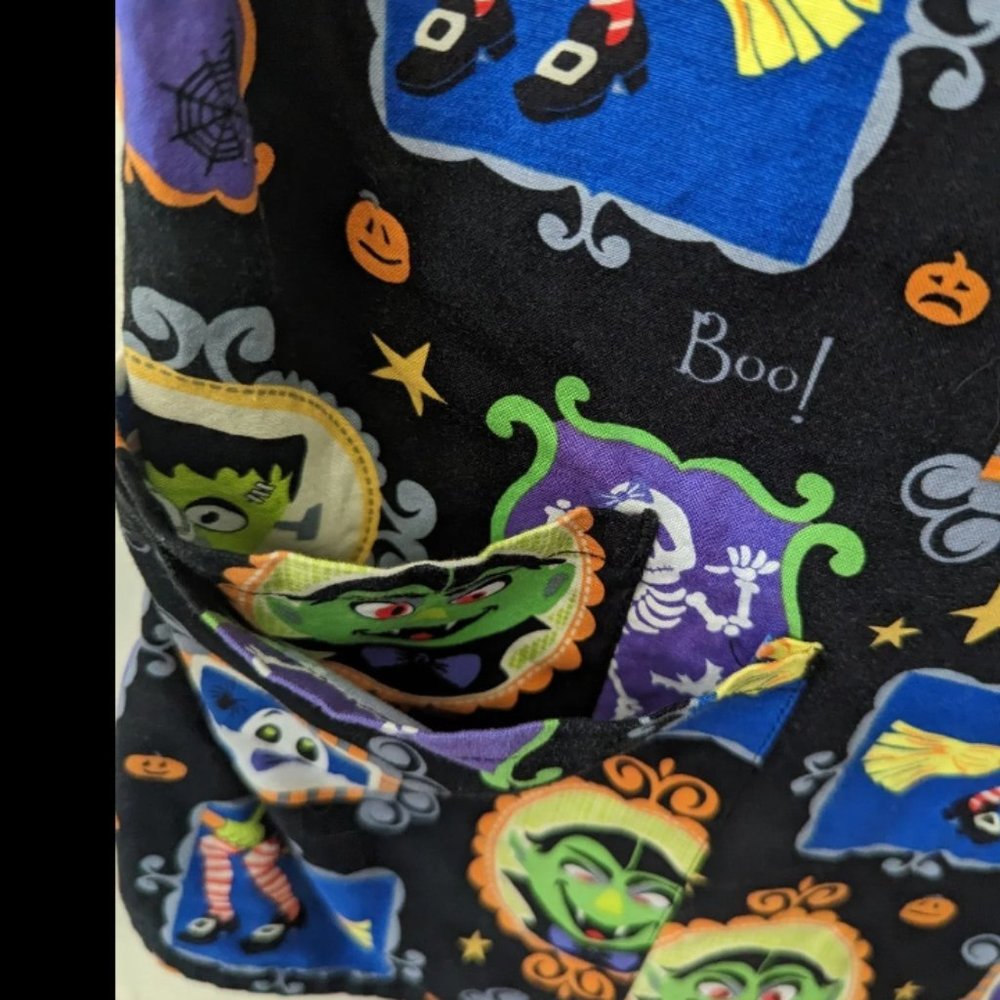 SB Scrubs Plus Size Black Halloween Themed Scrub Top - Picture 3 of 9